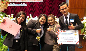 มรส.ปลื้ม! นศ.แข่งตอบปัญหากฎหมายวันรพี คว้าถ้วยรางวัล“พระองค์ภาฯ”
