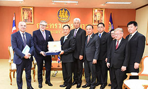 "บิ๊กอู๋" เผย อียูสนับสนุนไทยยกระดับการคุ้มครองสิทธิแรงงานภาคประมง