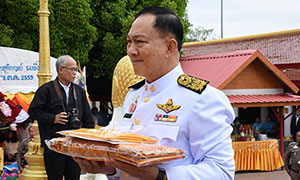 &ldquo;บิ๊กอู๋&rdquo;นำ ขรก.แรงงาน ทำบุญกฐินพระราชทาน ณ วัดพระธาตุพนม วรมหาวิหาร