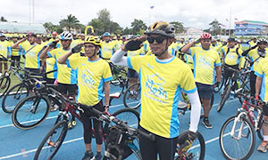 มรส.ร่วมกิจกรรมปั่นจักรยาน “BiKE อุ่นไอรัก”พร้อมใจแปรขบวนรูปรถจักรยานใหญ่สุดในไทย