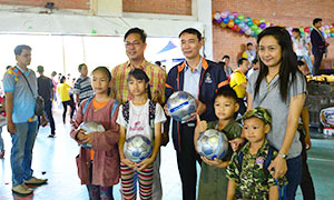 พี่นิสิต ม.มหาสารคาม ส่งความสุขมอบความรู้แก่น้องใกล้บ้านในวันเด็ก