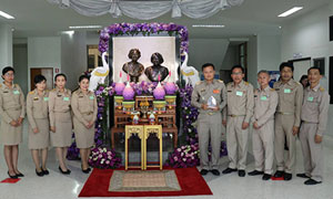 ก.แรงงาน รับโล่เกียรติคุณ พระราชทาน สร้างช่างทำขาเทียม ช่วยเหลือคนพิการขาขาดกว่า ปีละ 3,000 กว่าคน