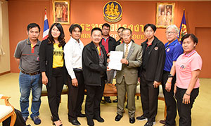 รมว.แรงงาน รับข้อเสนอ คสรท. ยืนยันขอเวลาศึกษาการขึ้นค่าจ้างขั้นต่ำให้รอบด้าน