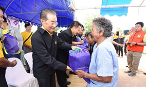 'หม่อมเต่า' เร่งฟื้นฟูช่วยเหลือผู้ประสบอุทกภัยหลังน้ำลด