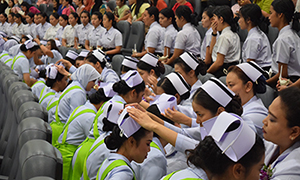 มรส.จัดพิธีรับมอบหมวก เข็มชั้นปี นศ.พยาบาลรุ่นที่ 11