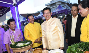 อาชีวะร่วมจัดอาหารและขนมไทย ในงาน "สองน่องท่องวัดยามเย็น เห็นวัดยามค่ำคืน" ณ วัดประยุรวงศาวาสวรวิหาร
