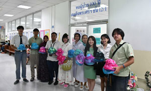 มทร.ธัญบุรี มอบหมวกมัดย้อม รพ.ศิริราชและเลิดสิน
