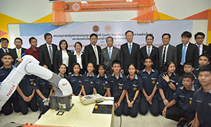 รมว.แรงงาน ลงพื้นที่ จังหวัดชลบุรี เยี่ยมชม AMATA Smart City และการพัฒนากำลังแรงงาน 10 อุตสาหกรรมเป้าหมาย