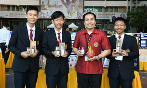 นศ.อาชีวะสุดเจ๋ง คิดค้นสารเคลือบผิวผักและผลไม้สกัดจากธรรมชาติ ยืดอายุการเก็บรักษาและสร้างความมันวาวให้กับผักและผลไม้