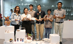 เดินเรื่องด้วยภาพงานนิทรรศการ เส้น สี ดีไซน์ OPEN HOUSE 2020