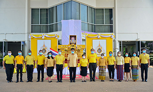 ชาว ม.มหาสารคาม  ถวายราชสักการะลงนามถวายพระพรชัยมงคล เนื่องใน “วันฉัตรมงคล” 2563