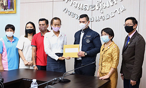 ก.แรงงาน รับข้อเรียกร้องช่วยบรรเทาผลกระทบจากโควิด-19 แก่สหภาพแรงงานรังสิต