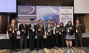 มทร.ล้านนา รับรางวัลชนะเลิศ ASIC พร้อมก้าวสู่ระดับสากล นำนวัตกรรมผลิตภัณฑ์ท้องถิ่นให้เป็นที่รู้จักระดับสากล หน่วยงานนานาชาติยกย่องเป็นมหาวิทยาลัยที่อยู่เคียงคู่สังคมชุมชน