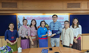 ทีมวิจัยลำปางแฮปปี้โฮะจัดกิจกรรมแต่งกายล้านนา...มาย้อนวันวานหาอดีต ชวนคนรุ่นใหม่แต่งกายด้วยผ้าไทย