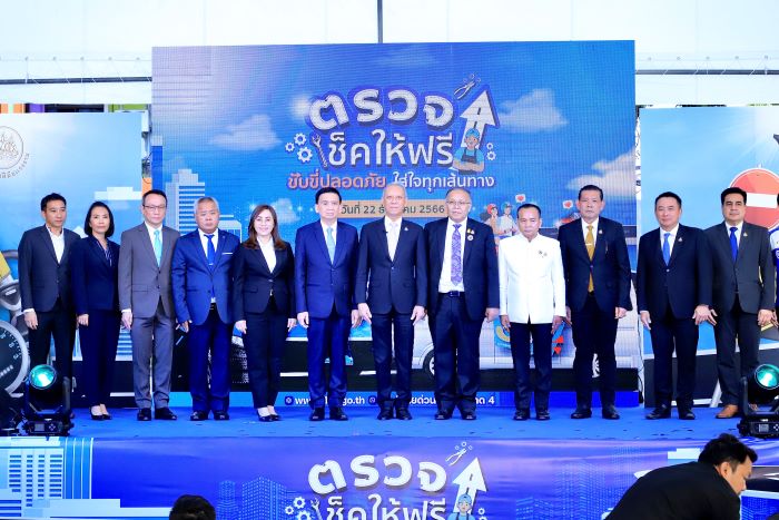รมว.แรงงาน พิพัฒน์ มอบของขวัญปีใหม่ 67 สั่งกรมพัฒน์ จัดแคมเปญ ตรวจเช็คให้ฟรี ขับขี่ปลอดภัย ใส่ใจทุกเส้นทาง