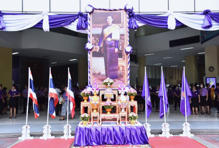 “พิพัฒน์” รมว.แรงงาน นำข้าราชการ เจ้าหน้าที่ เครือข่ายแรงงานทั่วประเทศกว่า 100,000 คน ใส่เสื้อม่วงแสดงพลังจงรักภักดีถวายแด่ สมเด็จพระกนิษฐาธิราชเจ้า กรมสมเด็จพระเทพรัตนราชสุดาฯ สยามบรมราชกุมารี เทิดทูนสถาบันอันเป็นที่รักและเคารพของชาวไทย