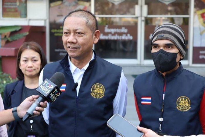'พิพัฒน์' ลงดาบ!! เอาจริง ส่ง ผู้ตรวจฯ พิเชษฐ์ นำชุดเฉพาะกิจ 'ไตรเทพพิทักษ์' ระดมกวาดล้างต่างด้าวแย่งอาชีพคนไทยย่านประตูน้ำ ส่งดำเนินคดีกว่า 30 ราย.