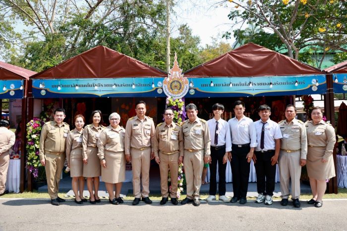 มทร.รัตนโกสินทร์ เฝ้าฯ รับเสด็จสมเด็จพระกนิษฐาธิราชเจ้า กรมสมเด็จพระเทพรัตนราชสุดา ฯ สยามบรมราชกุมารี เสด็จพระราชดำเนินทรงเป็นองค์ประธานงานเฉลิมพระเกียรติพระบาทสมเด็จพระพุทธเลิศหล้านภาลัย ณ อุทยาน ร.2