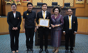 อธิการบดี มทร.สุวรรณภูมิ รับรางวัล &ldquo;บุคคลต้นแบบด้านคุณธรรม จริยธรรม&rdquo; จากผู้ว่าฯ พระนครศรีอยุธยา  &nbsp;