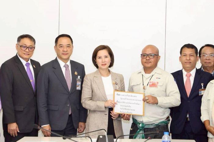 'ตรีนุช' รมว.แรงงาน รับหนังสือลูกจ้าง &ldquo;ยานภัณฑ์&rdquo; สั่ง ช่วยติดตามเต็มที่ หลังถูกเลิกจ้างไม่ได้ค่าชดเชย