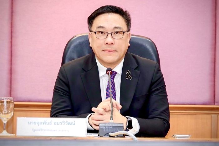 &ldquo;จุลพันธ์&rdquo; ลุยจัดระเบียบแรงงานต่างชาติ ตรวจเข้มภูเก็ต พบแรงงานผิดกฎหมาย 69 ราย ย้ำนายจ้าง-แรงงานต้องปฏิบัติตามกฎหมาย